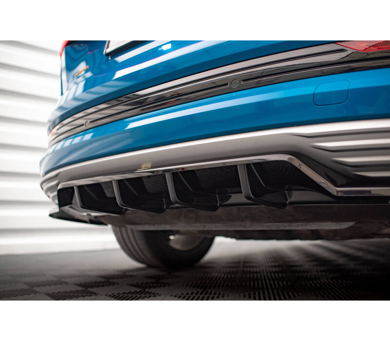 Central Rear Splitter for Audi E-tron