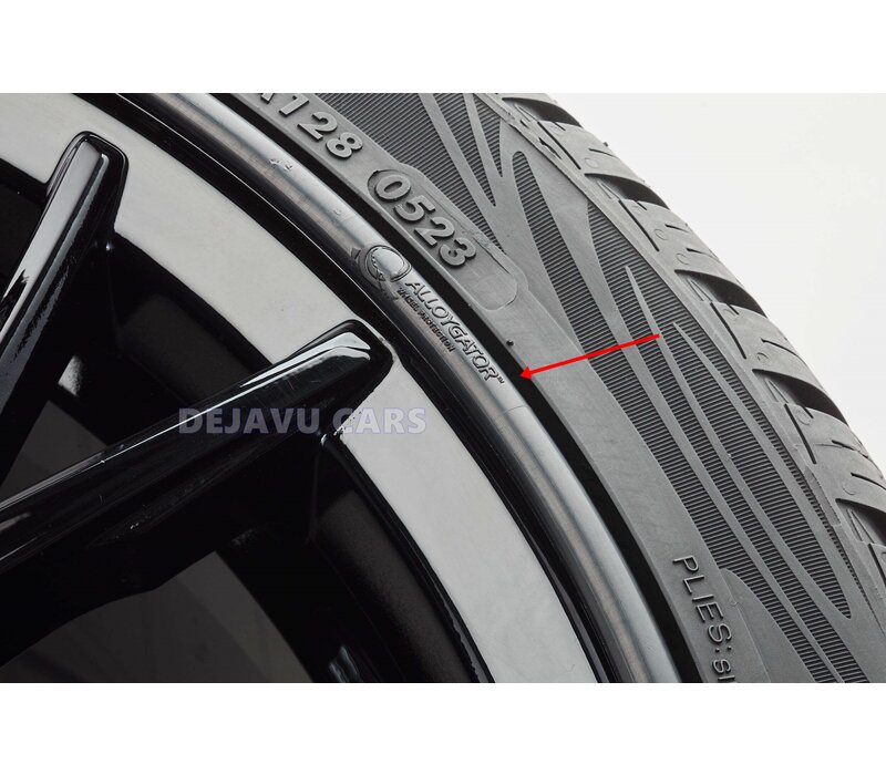 SET OF 4 ALLOYGATORS (Wheel edge protection)