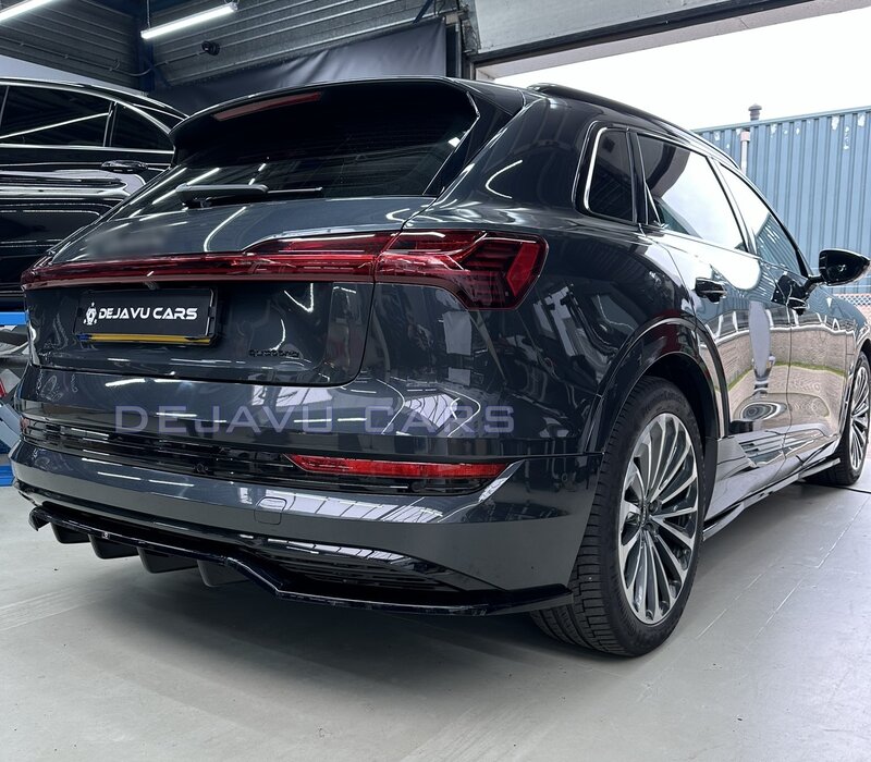 Central Rear Splitter for Audi E-tron