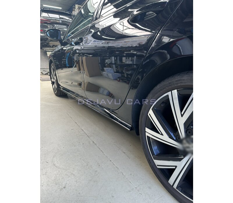 R Line Look Side Skirts for Volkswagen Golf 8 Hatchback Standaard