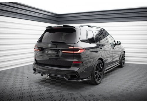 Maxton Design Central Rear Splitter (with vertical bars) for BMW X7 M-Pack G07 Facelift