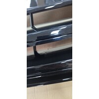 Front Grill (Badgeless) for Volkswagen Transporter T5 - (B-WARE)