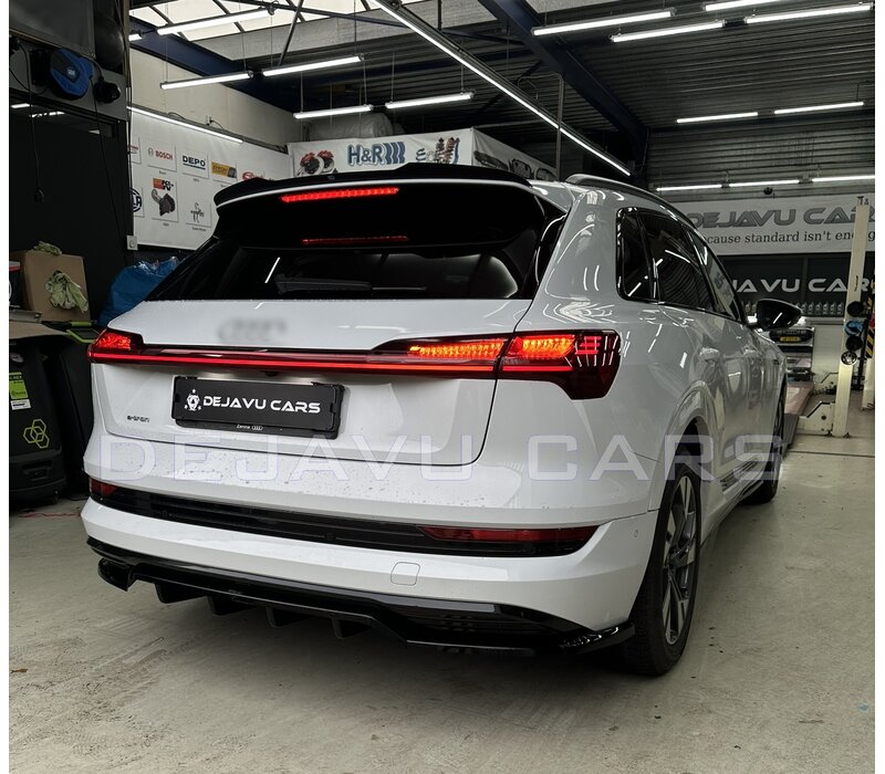 Central Rear Splitter  für Audi E-tron