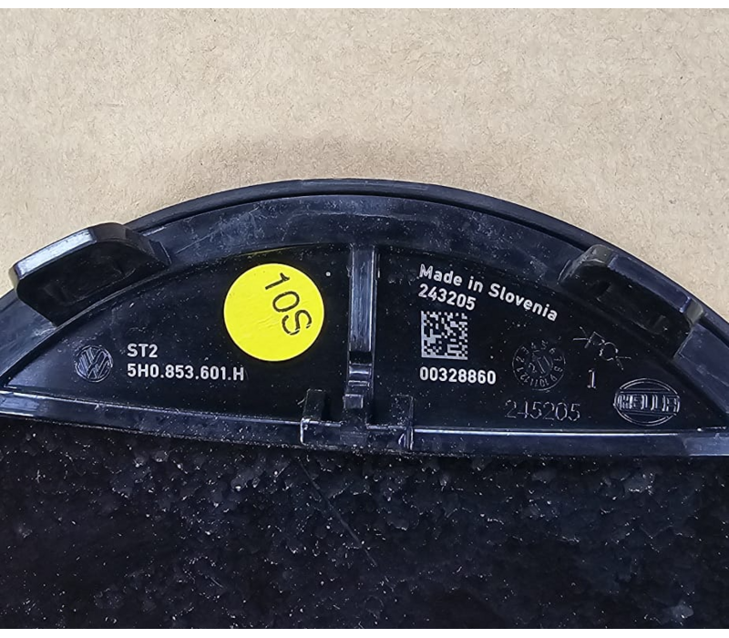 Origineel | Volkswagen Golf 8 R | VW Logo voorzijde