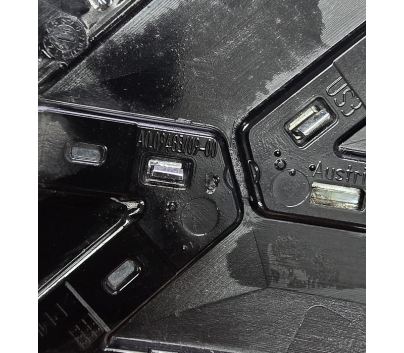 Original | Volkswagen Golf 8 R | VW Rear Logo