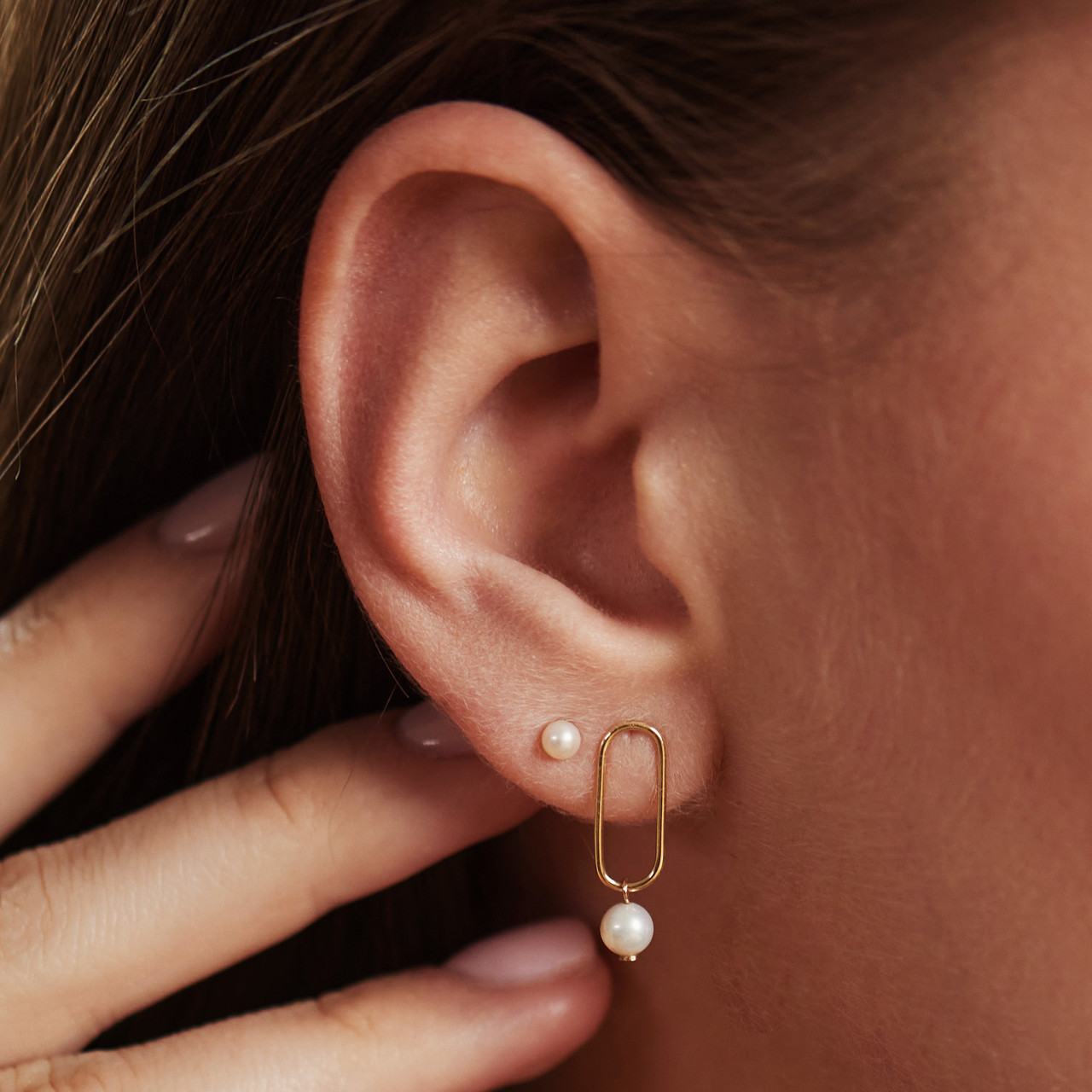 Isabel Bernard Belleville Luna 14 karat gold ear studs with freshwater pearl