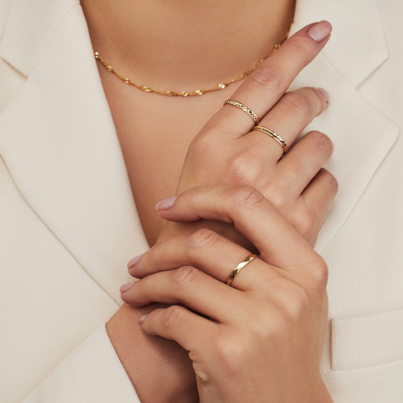 Isabel Bernard Rivoli Laura 14 karat gold ring with diamond cut