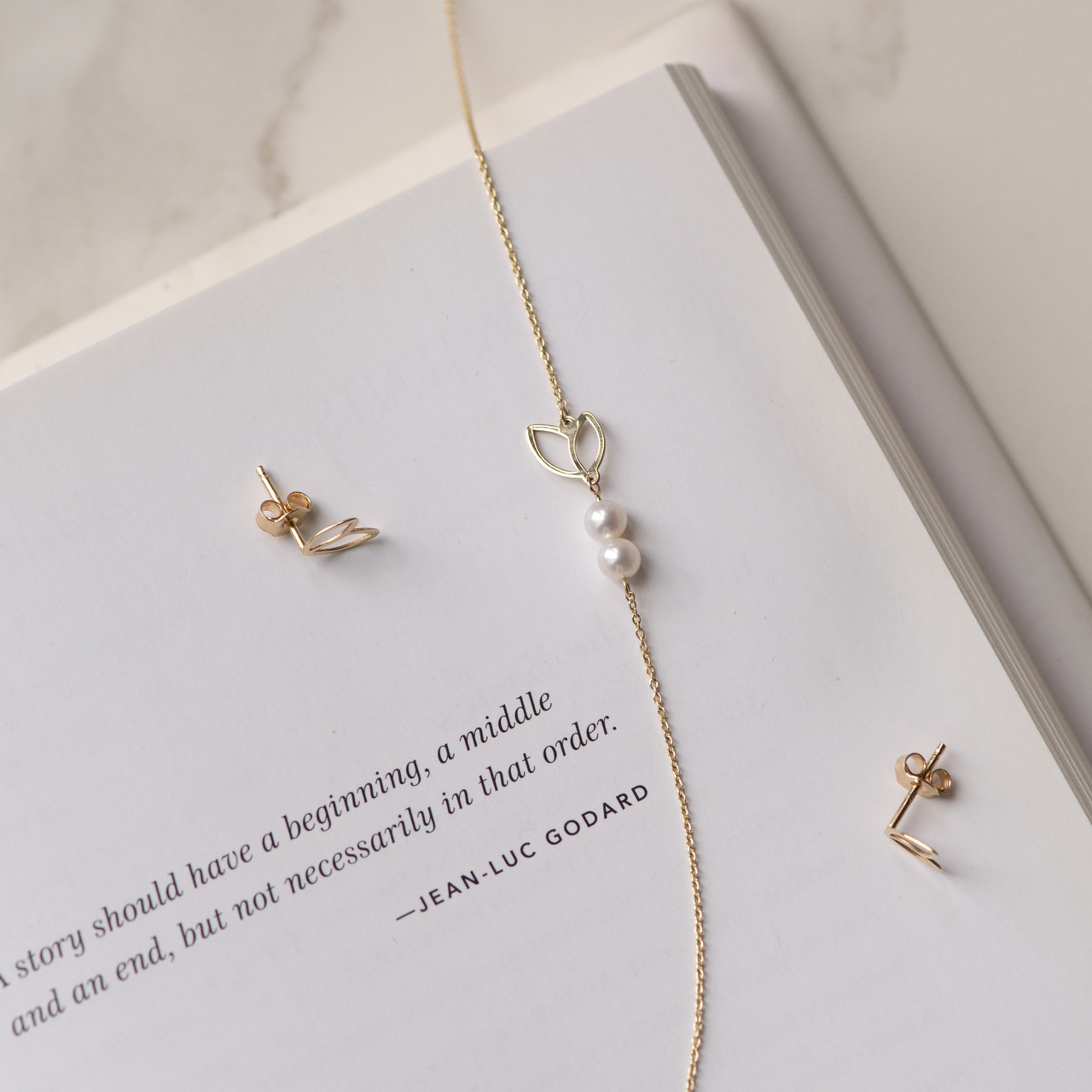 Isabel Bernard Belleville Noémi 14 karat gold bracelet with freshwater pearls