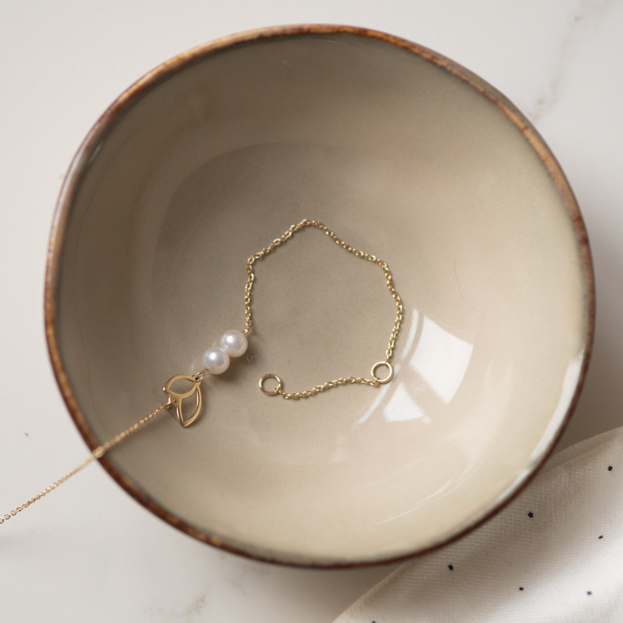 Isabel Bernard Belleville Noémi 14 karat gold bracelet with freshwater pearls