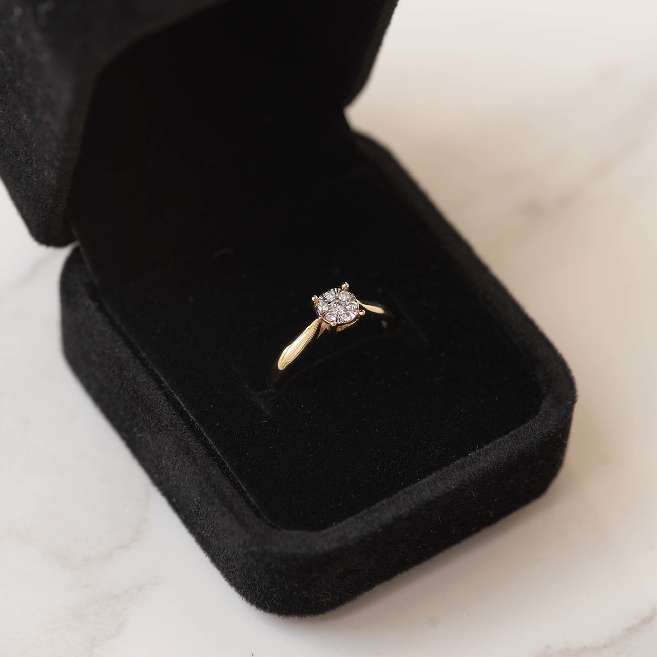 Isabel Bernard - 14 karat gold ring, diamond 0.08 ct