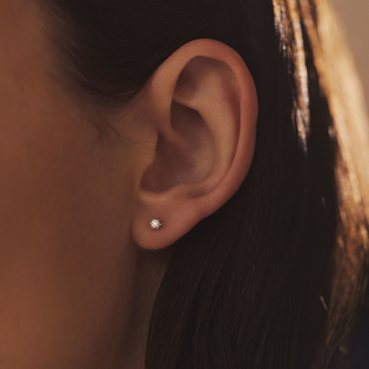 Isabel Bernard De la Paix Emily 14 karat white gold ear studs with diamond 0.10 carat