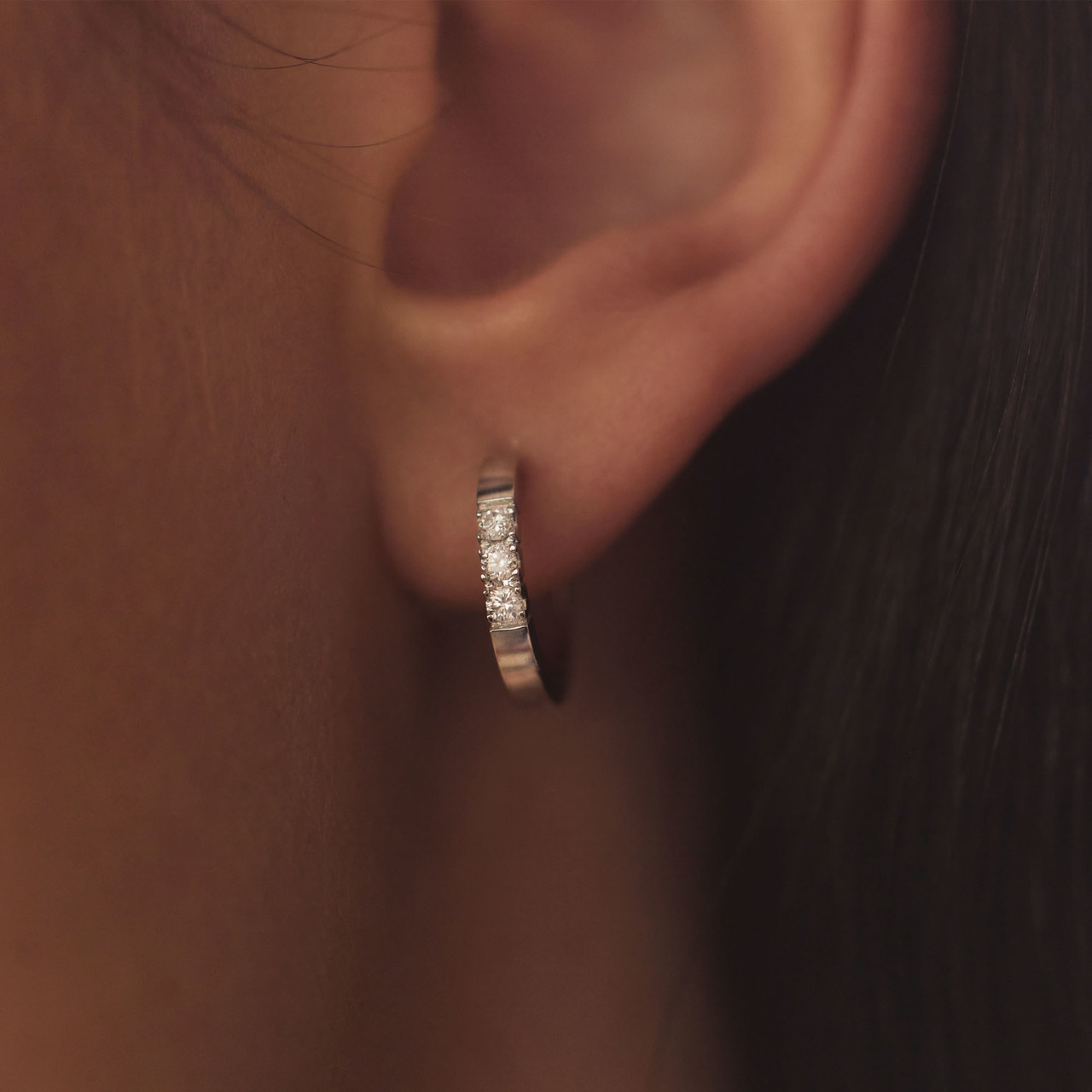 Isabel Bernard De la Paix Madeline 14 karat white gold hoop earrings with diamond 0.15 carat