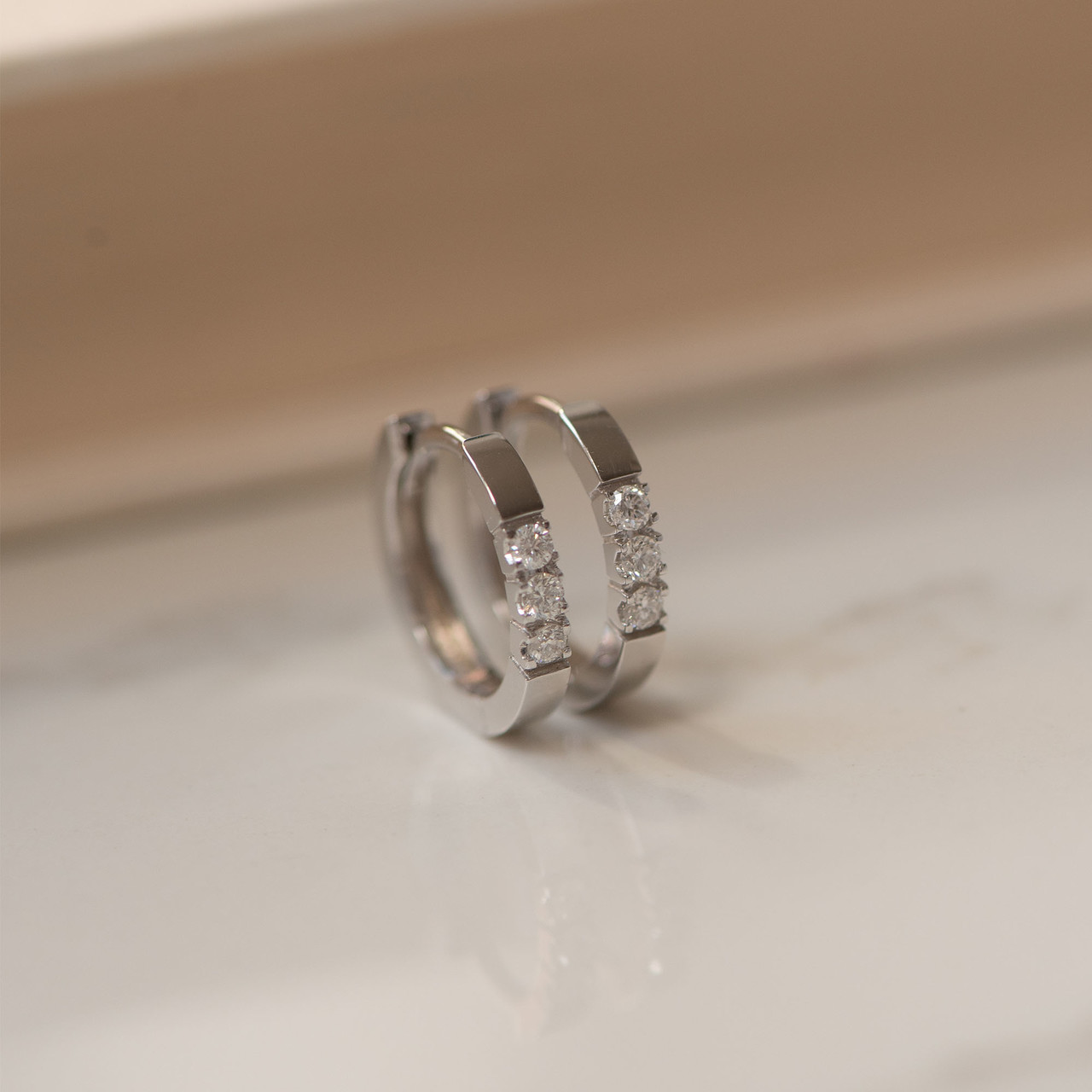 Isabel Bernard De la Paix Madeline 14 karat white gold hoop earrings with diamond 0.15 carat