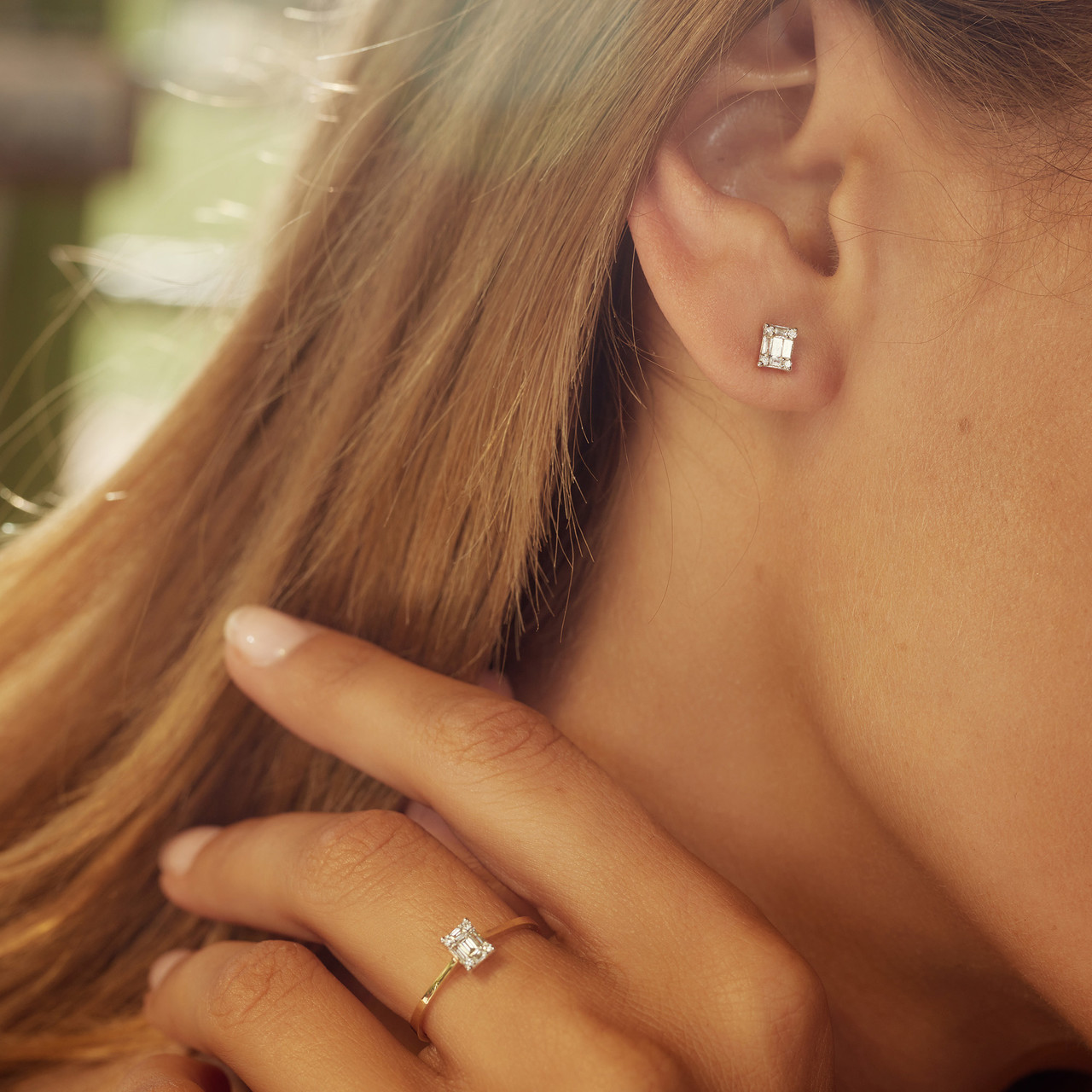 Isabel Bernard De la Paix Maxime 14 karat gold stud ear studs with diamond 0.19 carat