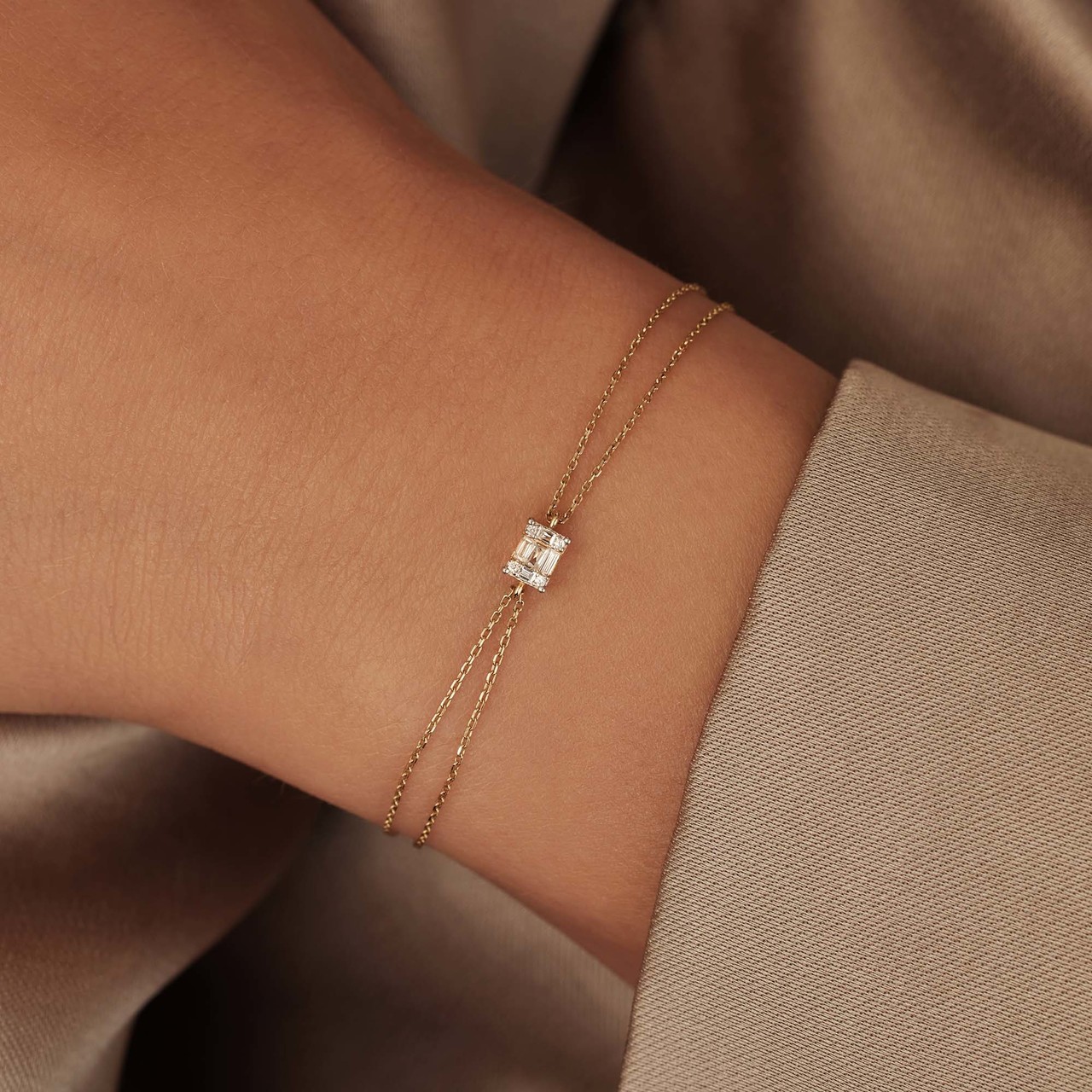 Isabel Bernard De la Paix Maxime 14 karat gold bracelet with diamond 0.10 carat