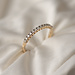 Isabel Bernard De la Paix Madeline anillo de oro de 14 quilates con diamante 0.14 carat