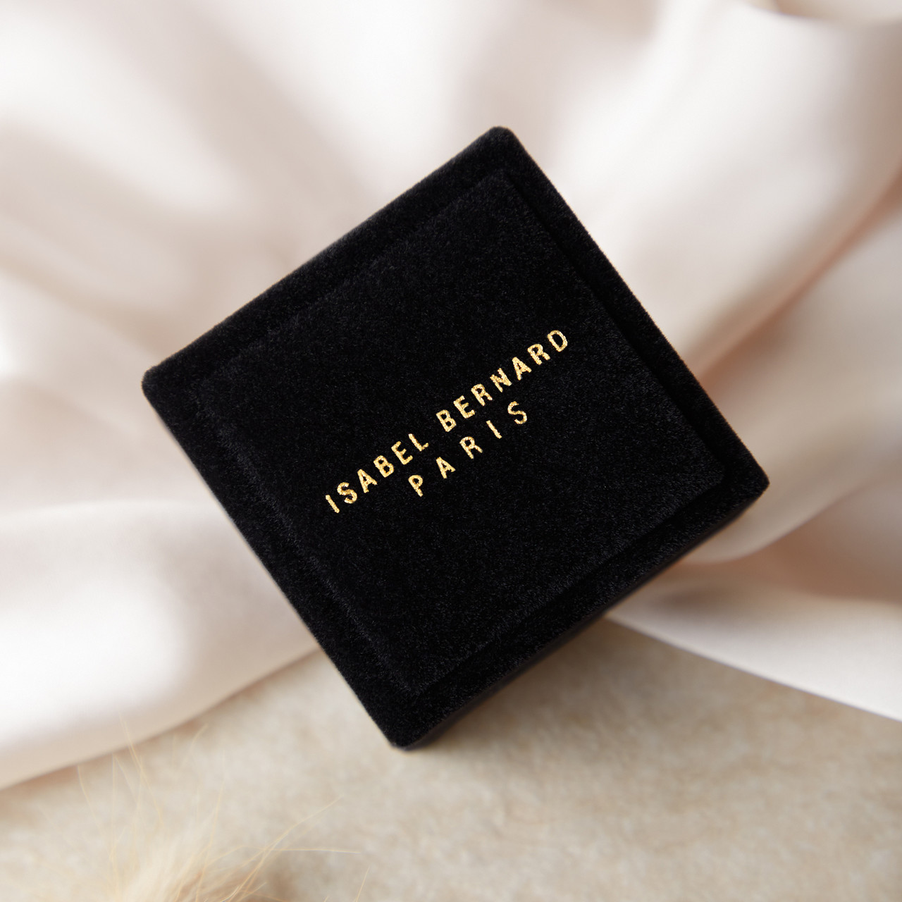 Isabel Bernard Cadeau d'Isabel black luxury ring box