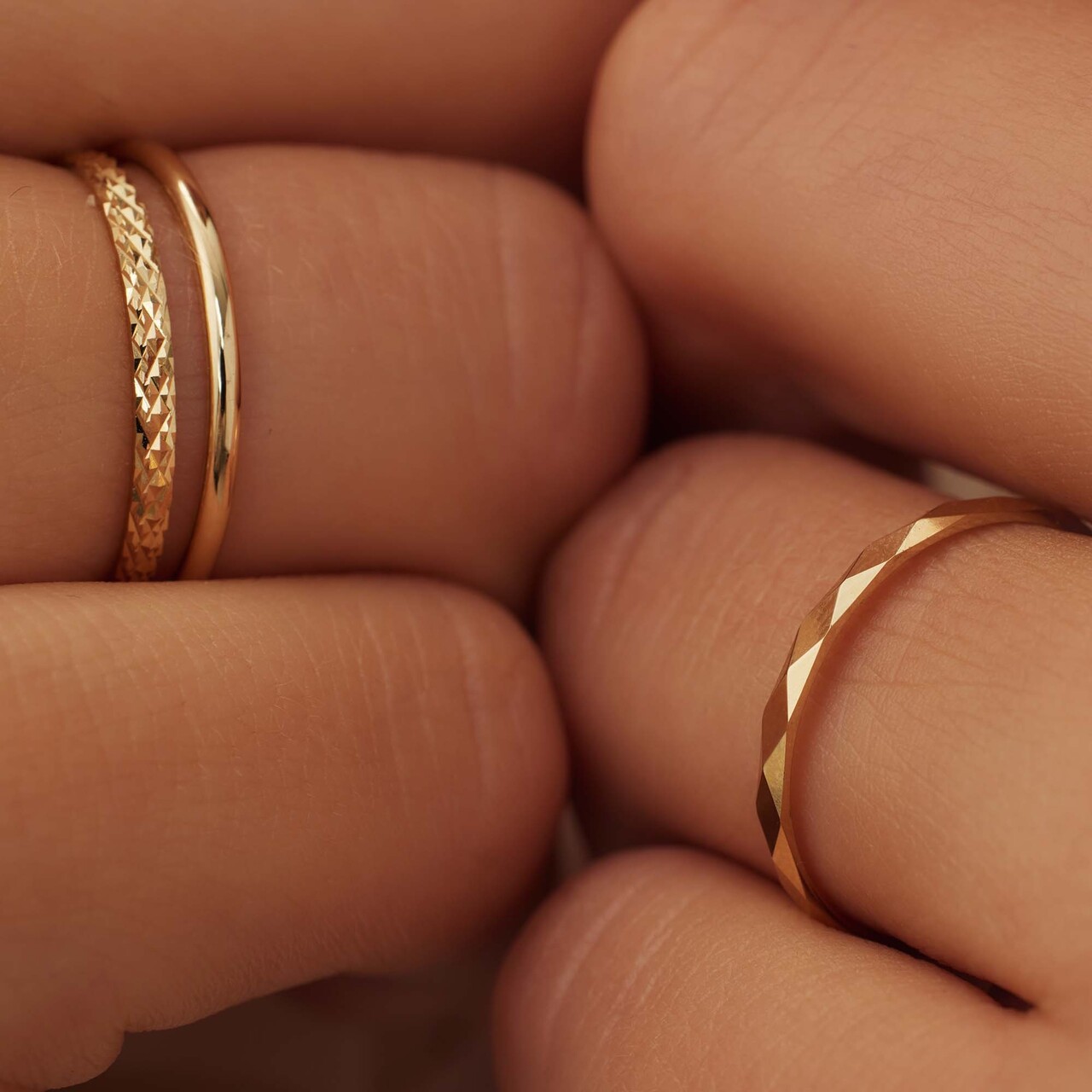 Isabel Bernard Rivoli Laura 14 karat gold ring with diamond cut