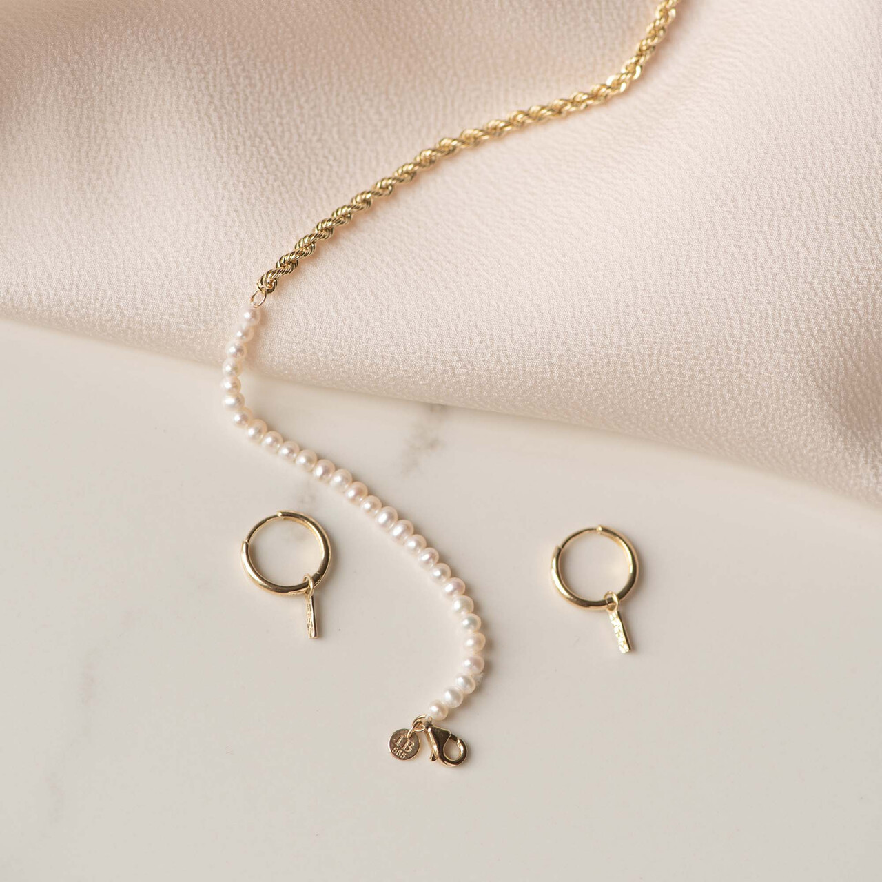 Isabel Bernard Rivoli Laura 14 karat gold hoop earrings with diamond cut rod