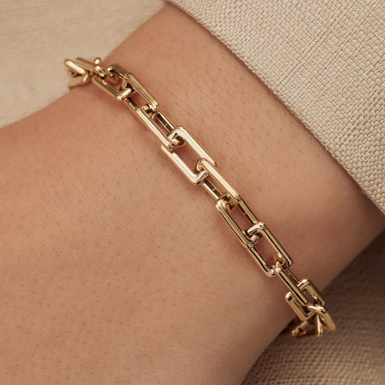 Isabel Bernard Aidee Adeline 14 karat gold link bracelet with square chains