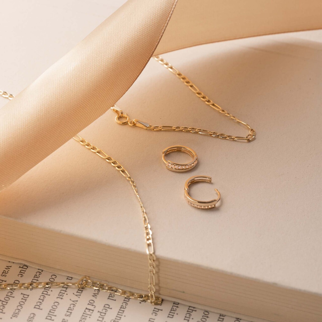 Isabel Bernard Cadeau d'Isabel 14 karat gold earring set with zirconia stones