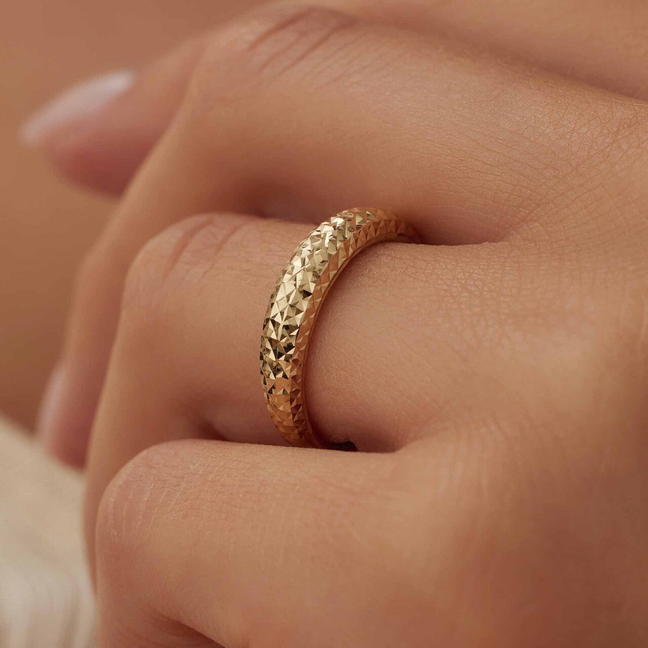 Isabel Bernard Rivoli Laura 14 karat gold ring with diamond cut