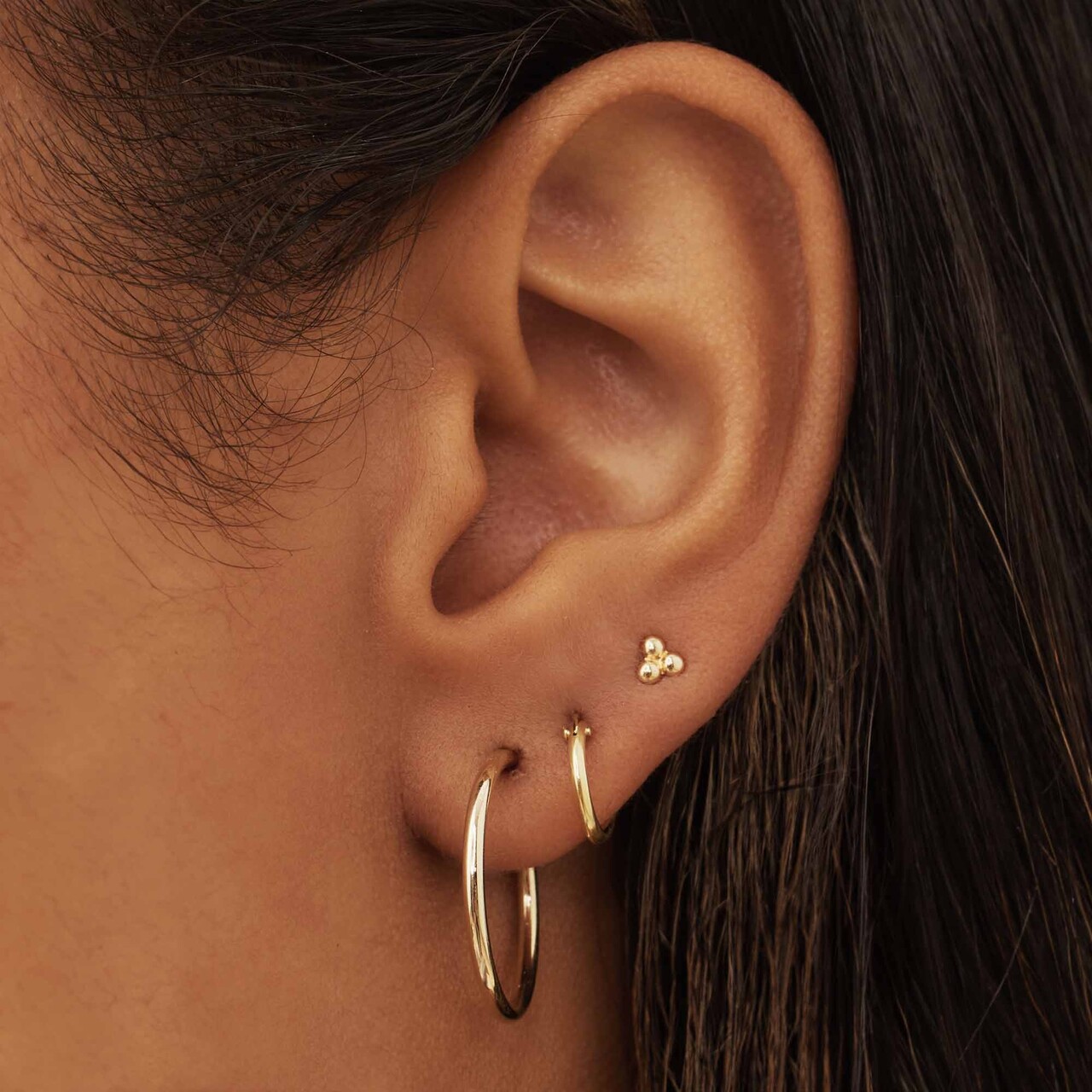 18 karat gold hoop earrings on sale deals