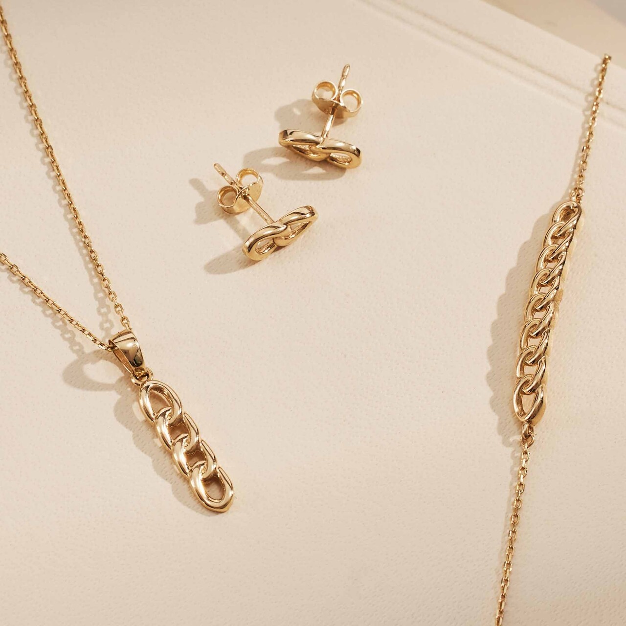 Isabel Bernard Le Marais Règine 14 karat gold ear studs with chains