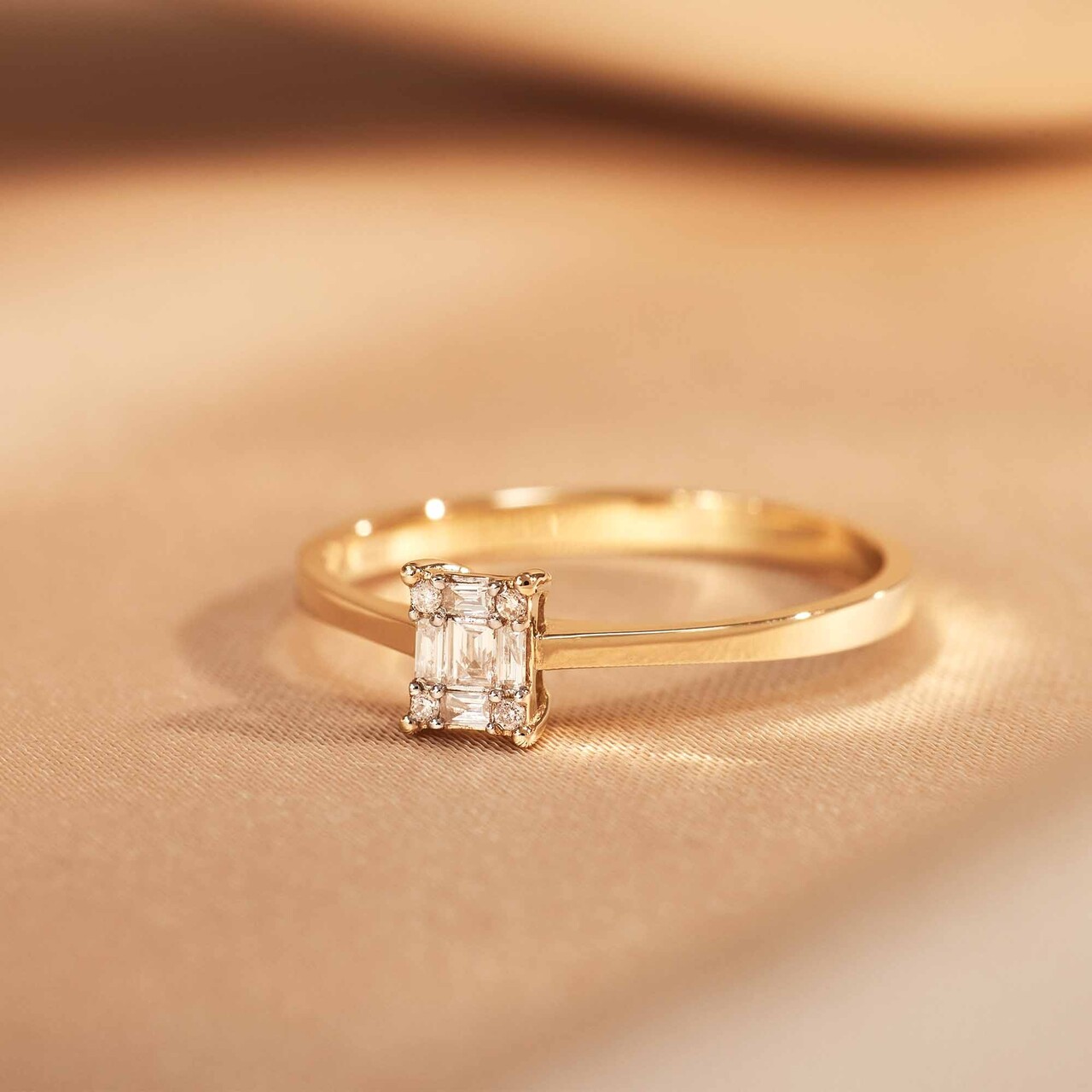 Isabel Bernard De la Paix Maxime 14 karat gold ring with diamond 0.10 carat