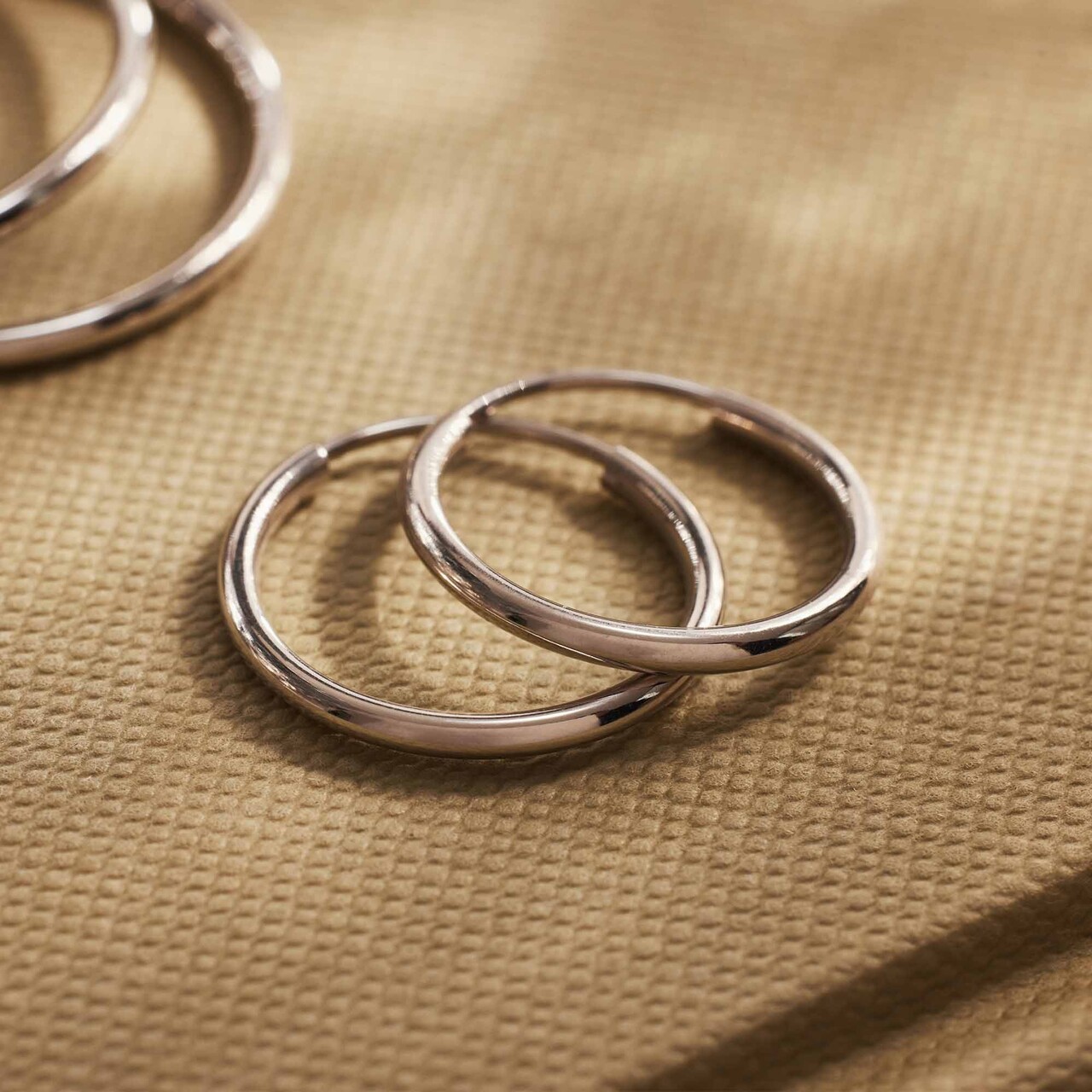 Isabel Bernard Saint Germain Cerise 14 karat white gold hoop earrings 18 mm