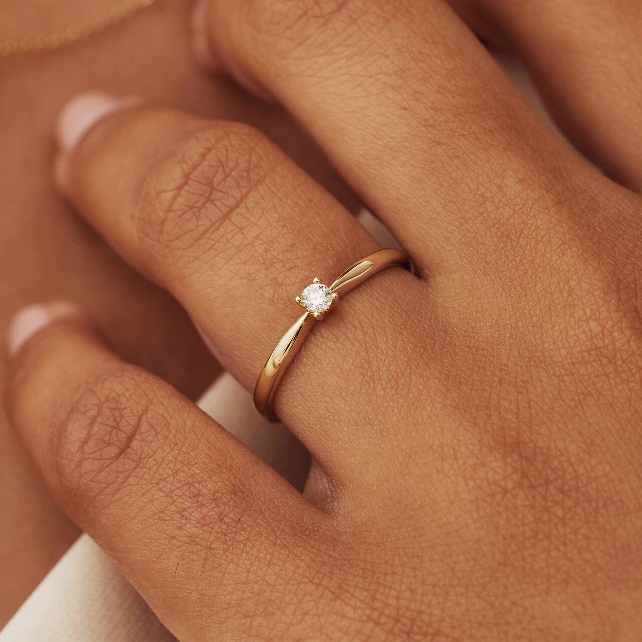 Isabel Bernard De la Paix Celesse 14 karat gold ring with diamond 0.07 carat