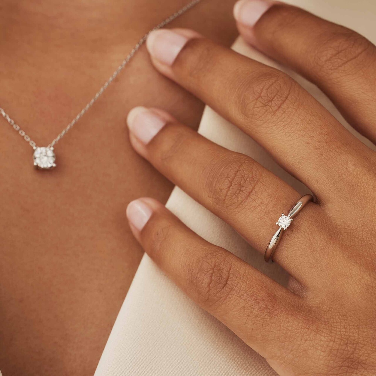 Isabel Bernard De la Paix Celesse 14 karat white gold ring with diamond 0.07 carat