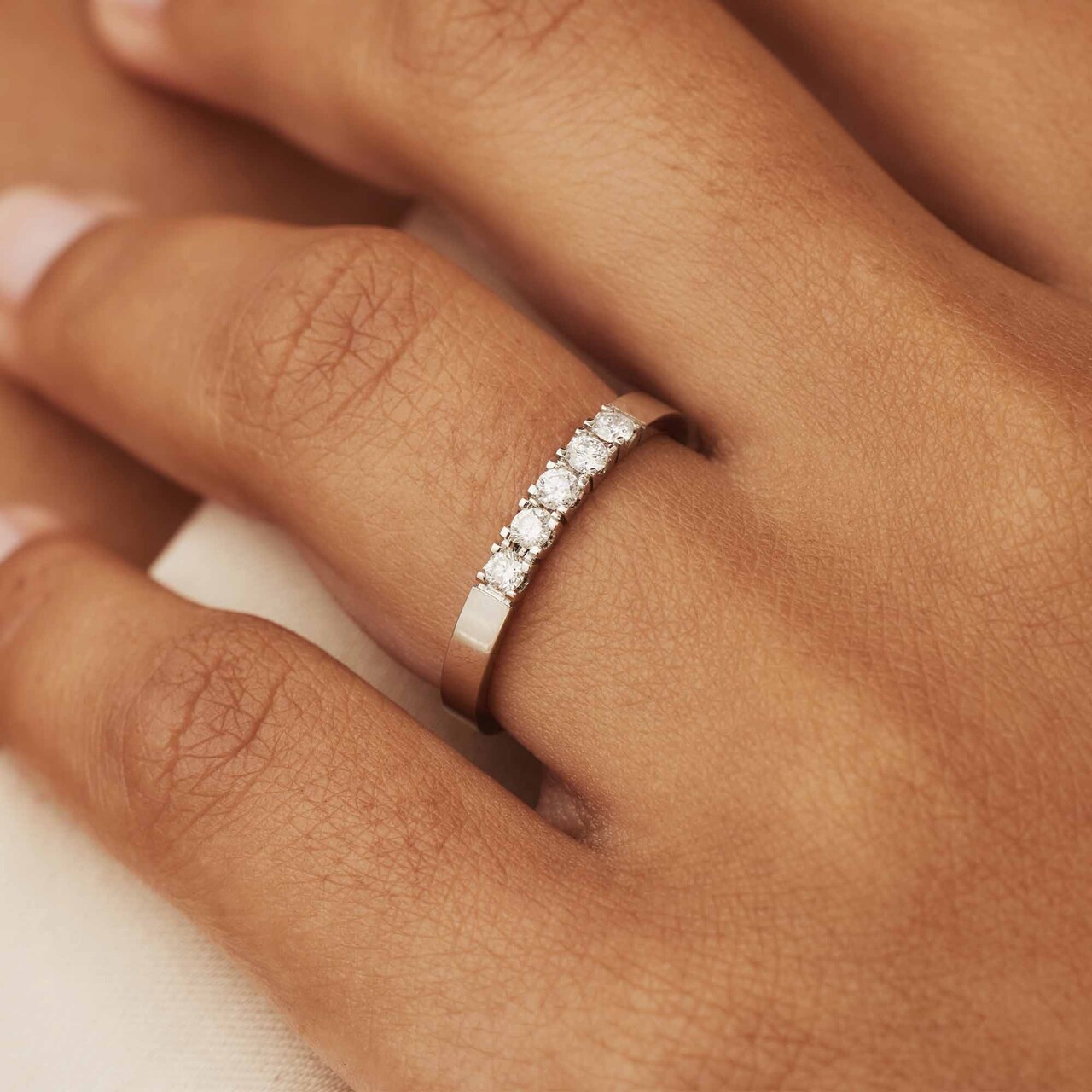 Isabel Bernard De la Paix Madeline 14 karat white gold ring with diamond 0.20 carat