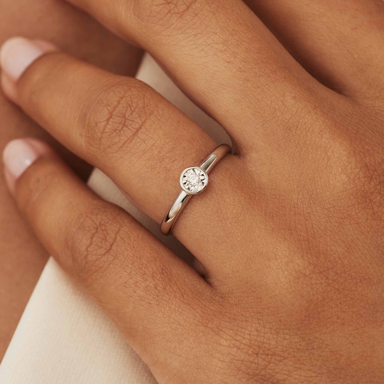 14 karat white gold 2024 ring with 1 carat diamond