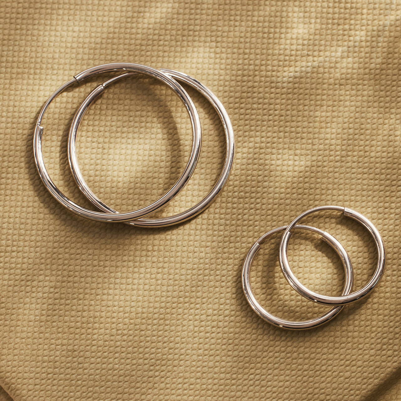 Isabel Bernard Cadeau d'Isabel 14 karat white gold earring set