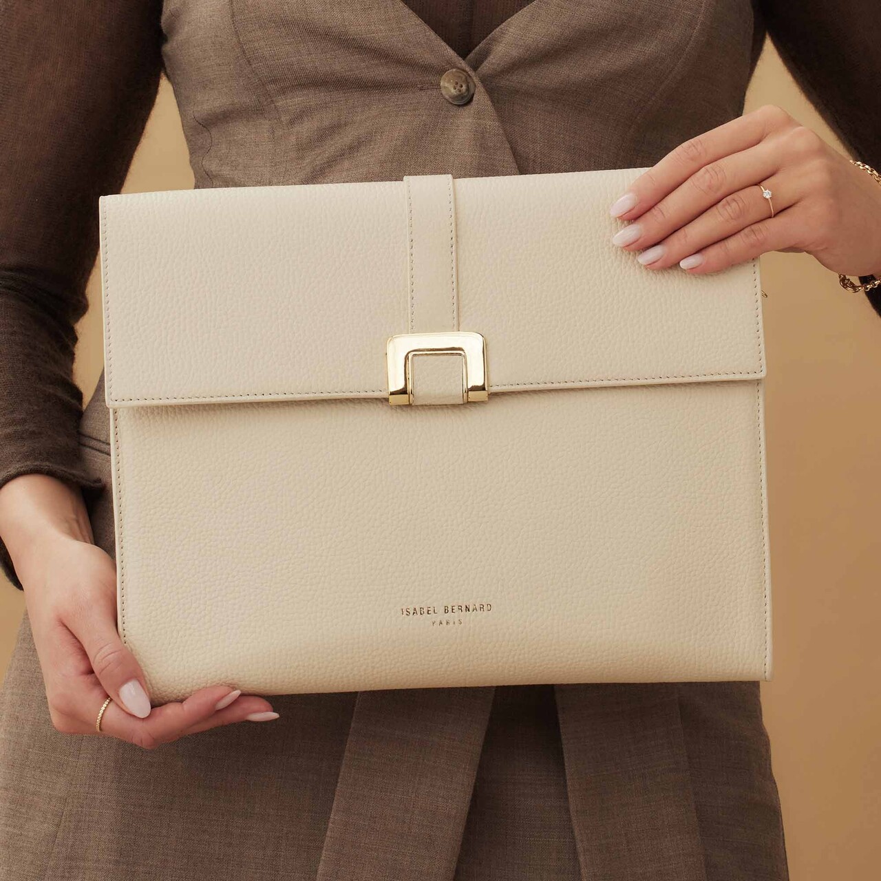 Isabel Bernard Honoré Clara cream calfskin leather laptop sleeve with shoulder strap