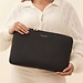 Isabel Bernard Honoré Caress sort læder laptop sleeve lavet af kalveskind