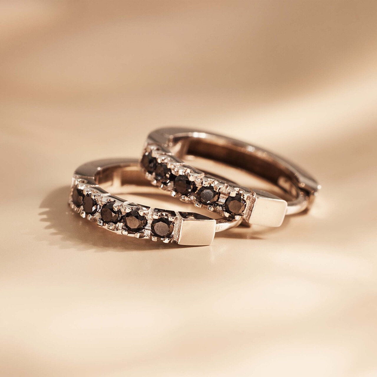 Isabel Bernard De la Paix Cecile 14 karat white gold hoop earrings with black diamond 0.19 carat