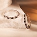 Isabel Bernard De la Paix Feline anel de ouro branco de 14 quilates com diamantes pretos e brancos 0.20 carat