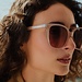 Isabel Bernard La Villette Raison sanftes Rosa quadratische Sonnenbrille mit rosa Gläsern