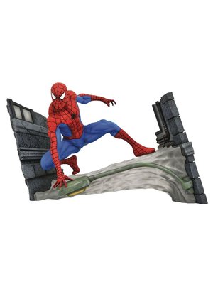 Diamond Select Toys Marvel Comic Gallery Statue Spider-Man Webbing 18cm