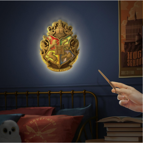 Paladone Harry Potter Crest Light with Wand Remote USB/Battery Powered Paladone Harry Potter Crest Light with Wand Remote USB/Battery Powered