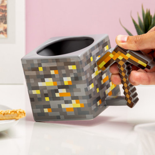 Minecraft Gold Pickaxe 3D Mug 450ml