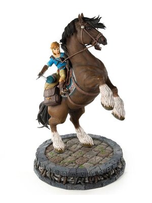 First4Figures Zelda Breath of the Wild Link on Horseback Statue 56cm First4Figures