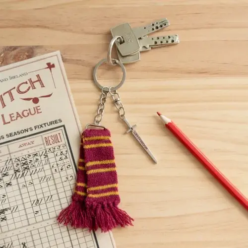 Grupo Erik Harry Potter Gryffindor Scarf Keychain 12cm Grupo Erik Harry Potter Gryffindor Scarf Keychain 12cm