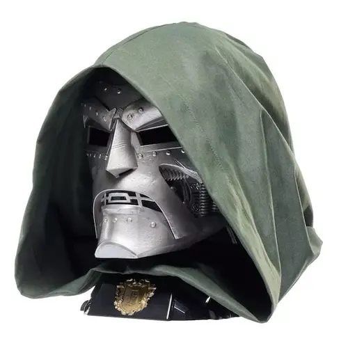 Hasbro Marvel Doctor Doom Helmet 1/1 Replica Legend series Hasbro Marvel Doctor Doom Helmet 1/1 Replica Legend series