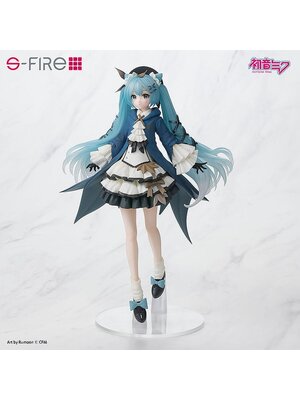 Sega Goods Hatsune Miku PVC Figure 22cm Miku Autumn Outing