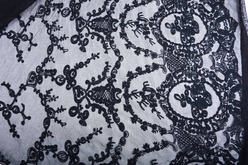 Spitze Schwarz