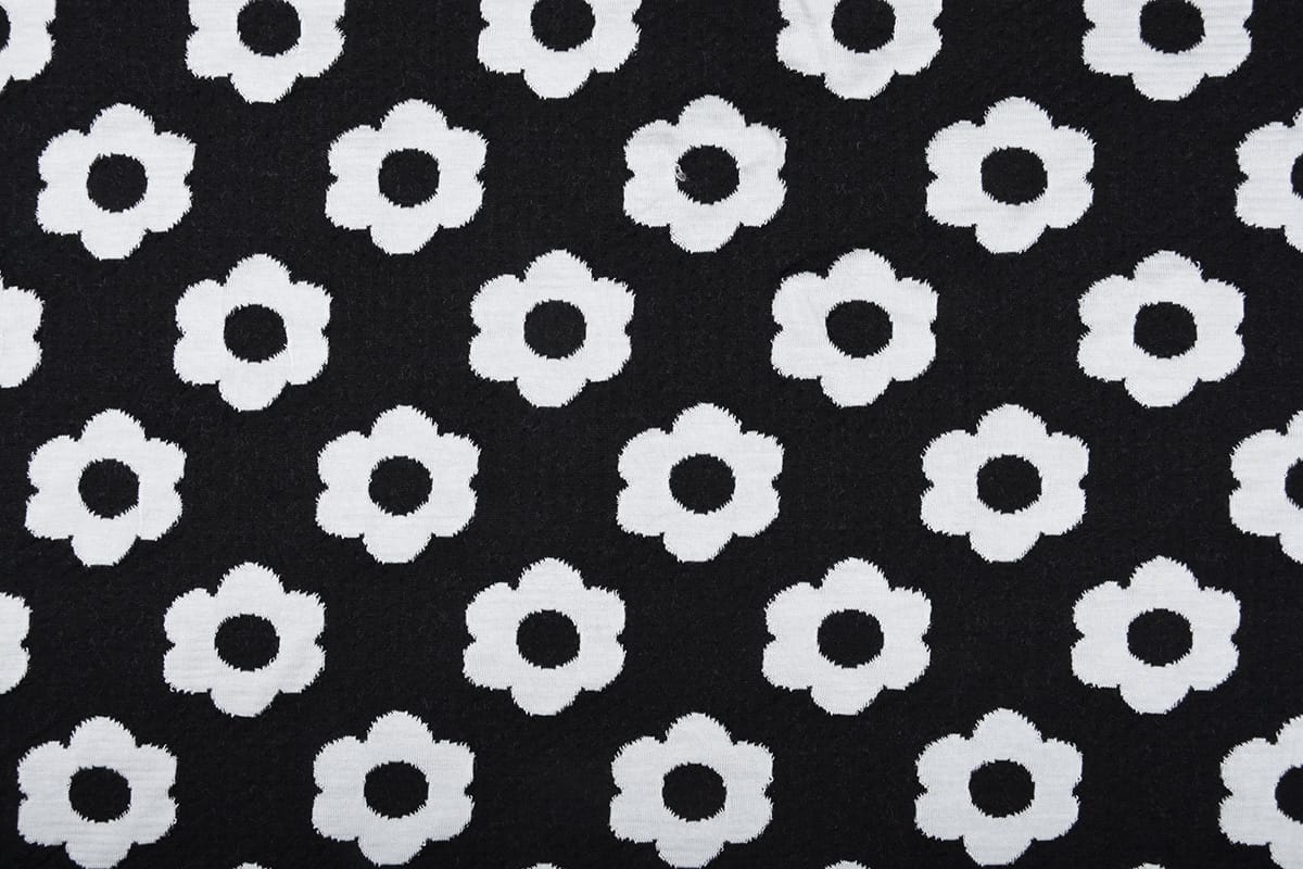 Jacquard knitted Flowers Black White