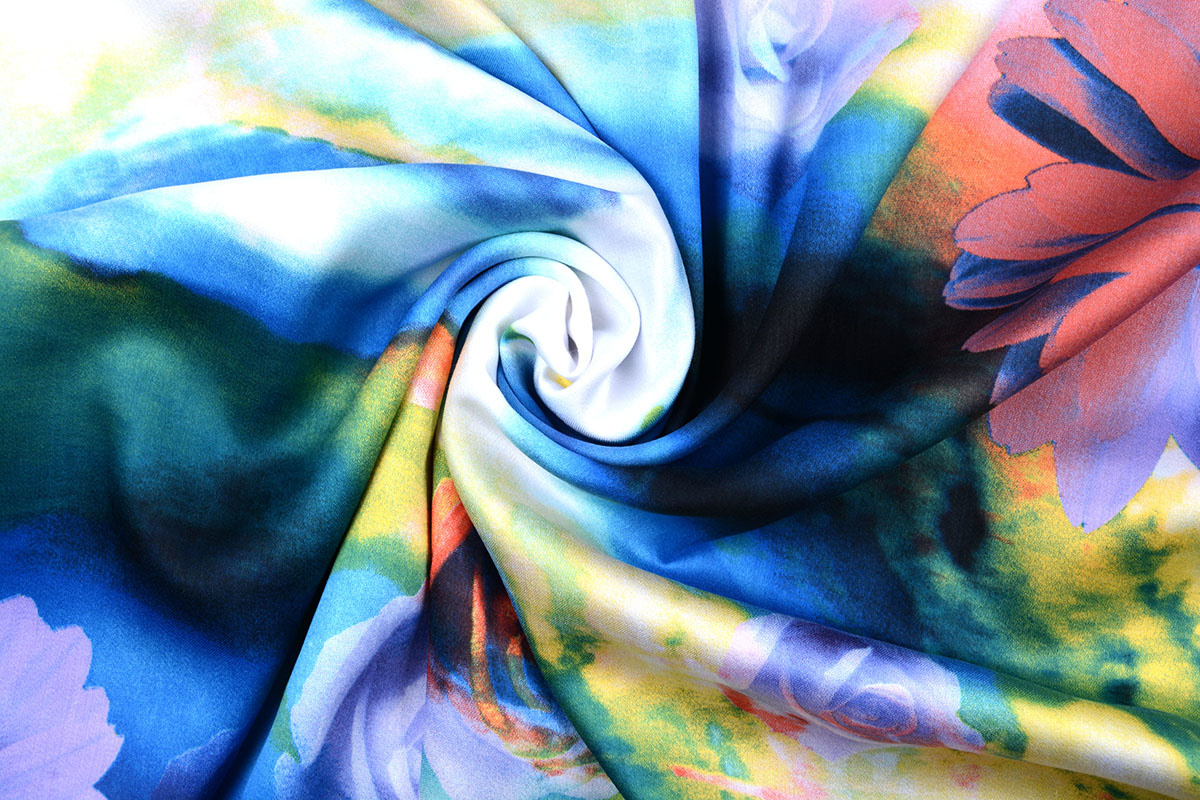 100% Viskose Digital Printed Gerbera und Rose Blue